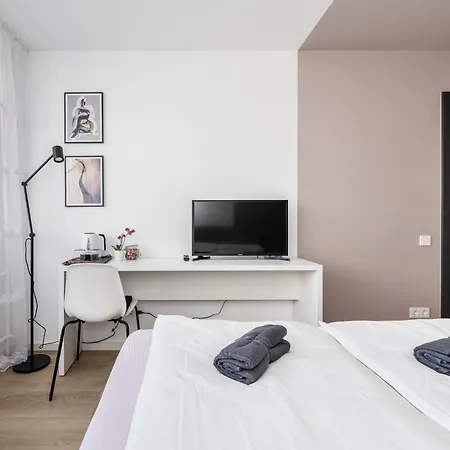 Goldenhugo Self Check In Pet Friendly Guest house