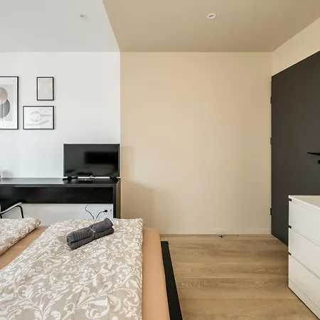 Guest house Goldenhugo Self Check In Pet Friendly